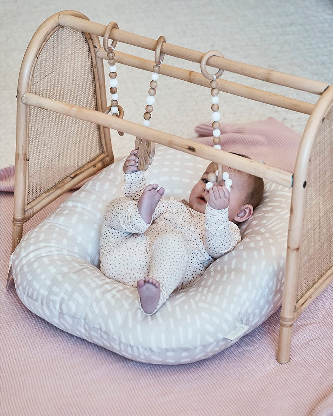 Cushii baby lounger